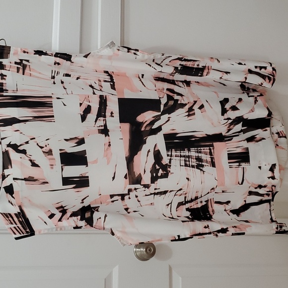 Calvin Klein Pink and White Shell - Picture 7 of 7